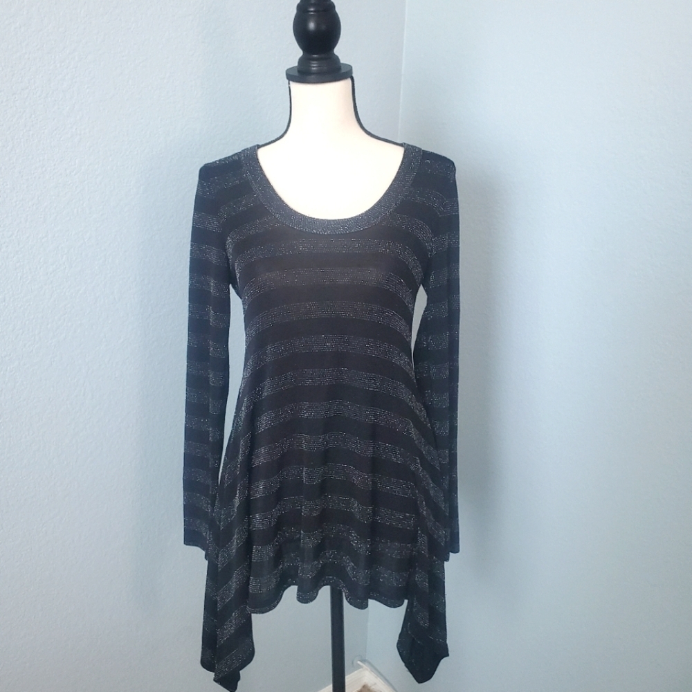 Karen Kane Black Metallic Scoop Neck  tunic,  Women's size medium